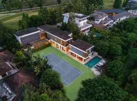 V158 9BR Tennis On prestigious Phuket Country Club