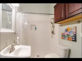 Private rooms in San Antonio walk to downtown