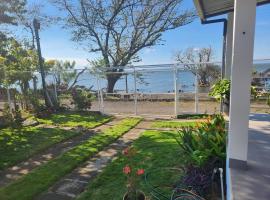 Casa frente al lago, casa rústica em Sacramento