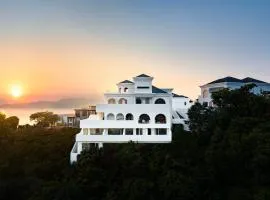 Miyue Shenzhen Blue and White Holy Island Cliff Pool Hotel