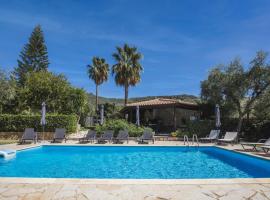 Villa Lilly with private pool, hotel in Kipseli