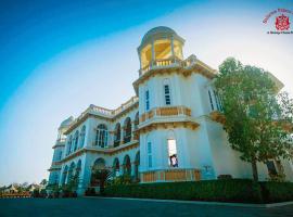 Balaram palace Resort, hotel in Chitrasani