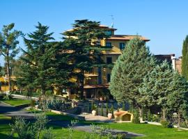 Green Hotel Poggio Regillo – hotel w mieście Frascati