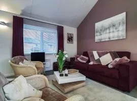 Stunning Home In Somme-Leuze With Wifi