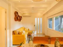 ELIVAAS House of Neptune 1 BHK Cottage on the Beach & Famous Cafes, Restros