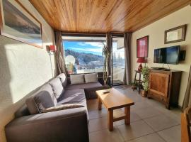 Logement entier, plein sud, pied des pistes, Chamrousse 1650, hotel v destinaci Chamrousse