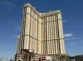 Suites at Marriott's Grand Chateau Las Vegas Strip-No Resort Fee