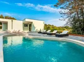 2 Bedroom Awesome Home In Rovinj