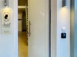 Annabell Houses & Rooms