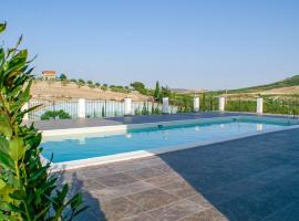 Stunning Apartment In Mazzarino, hotel di Mazzarino