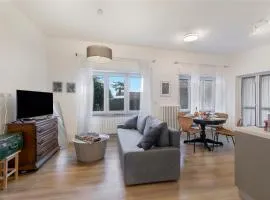 Gaia on Stresa Hill - Happy Rentals