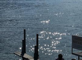 House within walking distance of the lake, Hotel in Menaggio