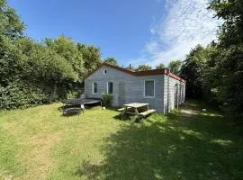 Renovated bungalow with garden for families