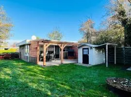 Bungalow in Sint Maartenszee near beach