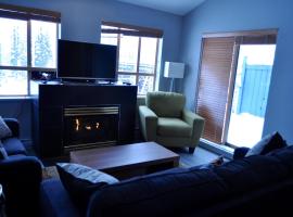 Tyndalstone Lodge, apartment in Whistler