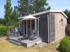 Cosy holiday home near beach, Hotel in Sint Maartenszee