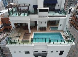 Apt 1 Quadra do Mar Itapema Luxo、イタペマのホテル