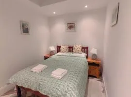 Charming 2B Cottage in Stranraer: Vintage Escape