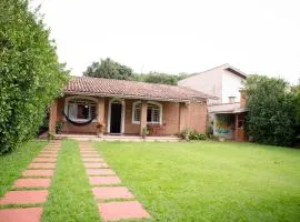 Casa com jardim e churrasqueira em Águas da Prata