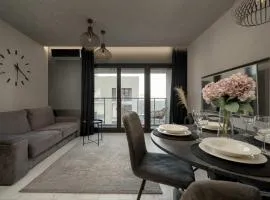 Stylish Apartment with Parking & SPA Wrocław by Noclegi Renters