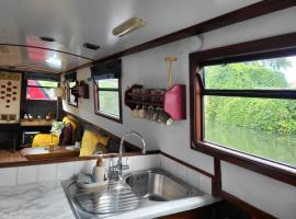 Comfy Canal in Little Venice for Family & Friends, barco em Londres