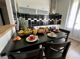 Villa Quintel -Proche gare & centre -JardinBalcon, hotel in Brive-la-Gaillarde