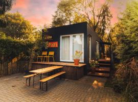 Black Cabin Veluwe - Wellness in het bos - Sauna, hotel i Putten