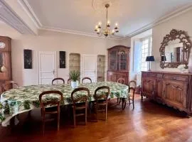 Le Logis de la Providence -12 pers -Bourg Allassac