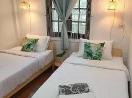 Nui's Guesthouse