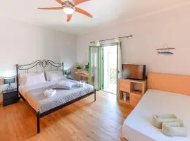 Cosy Apartment in Samos Town