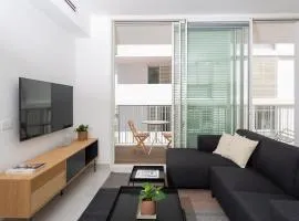 Mate Kalischer - By HOMY