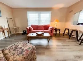 3 Bed, 1 Bath, Upper Flat