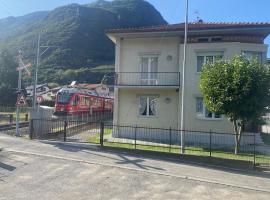 Miralago - 8 min Walk to Bernina Express - Garden & Parking, hotel i Tirano