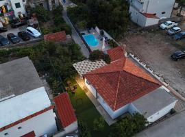 Holiday Home Peaceful Oasis with Pool, villa in Drvenik