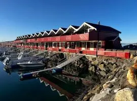 Stort Idyllisk sjøhus i naturskjønne omgivelser