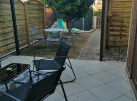 Maison bord de mer climatisée en Corse, Hotel in Poggio-Mezzana