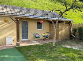 Casa 4 Saisons - Studio - PiscineJardin - Proche centre-ville, Hotel in Brive-la-Gaillarde