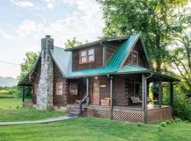 Rippling Waters Retreat, Riverfront Rustic Cabin