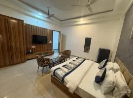 Radiant Blu Hotel