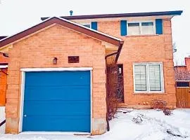 4 Bedroom House steps to 401, Perfect for long stays
