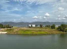 Terinai Tasoh Lake View Resort and Cafe
