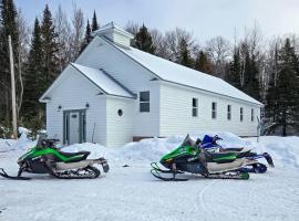 half Mi to Bill Nicholls Trail Renovated Church, hotel v destinaci Toivola