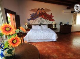 Villa San Jose Hotel & Suites, hotel di Morelia