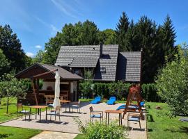 Plitvice Lower Lakes Rooms, hotel v destinaci Plitvica selo