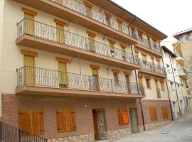 Apartamentos Turísticos Rosario – hotel w mieście Camarena de la Sierra