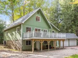 Cozy Mountain Retreat Fireplace Deck Near Lakes