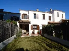 Apartment in Pals with garden