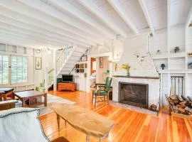 4 Mi to Lake Raponda! Secluded Family Cottage
