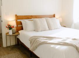 Cozy Downtown Havens, hotel a Moscow