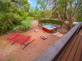 Sedona Getaway with Hot Tub, Deck and Red Rock Views!